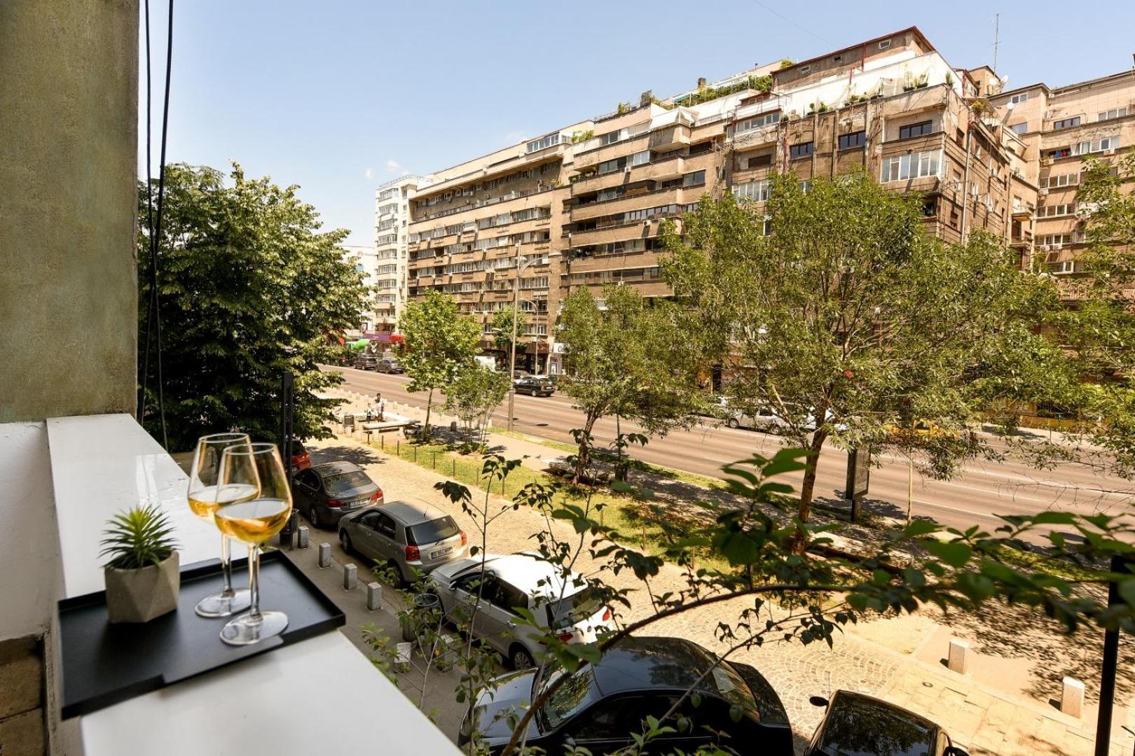 Downtown Oasis: Central Apartments With Cozy Charm Βουκουρέστι Εξωτερικό φωτογραφία