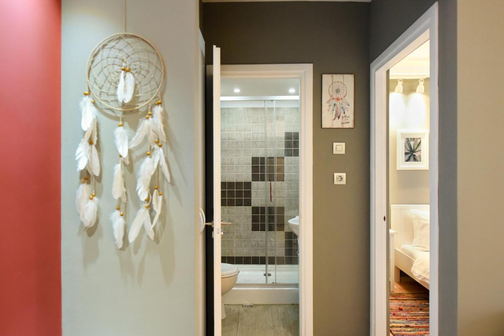 Downtown Oasis: Central Apartments With Cozy Charm Βουκουρέστι Δωμάτιο φωτογραφία