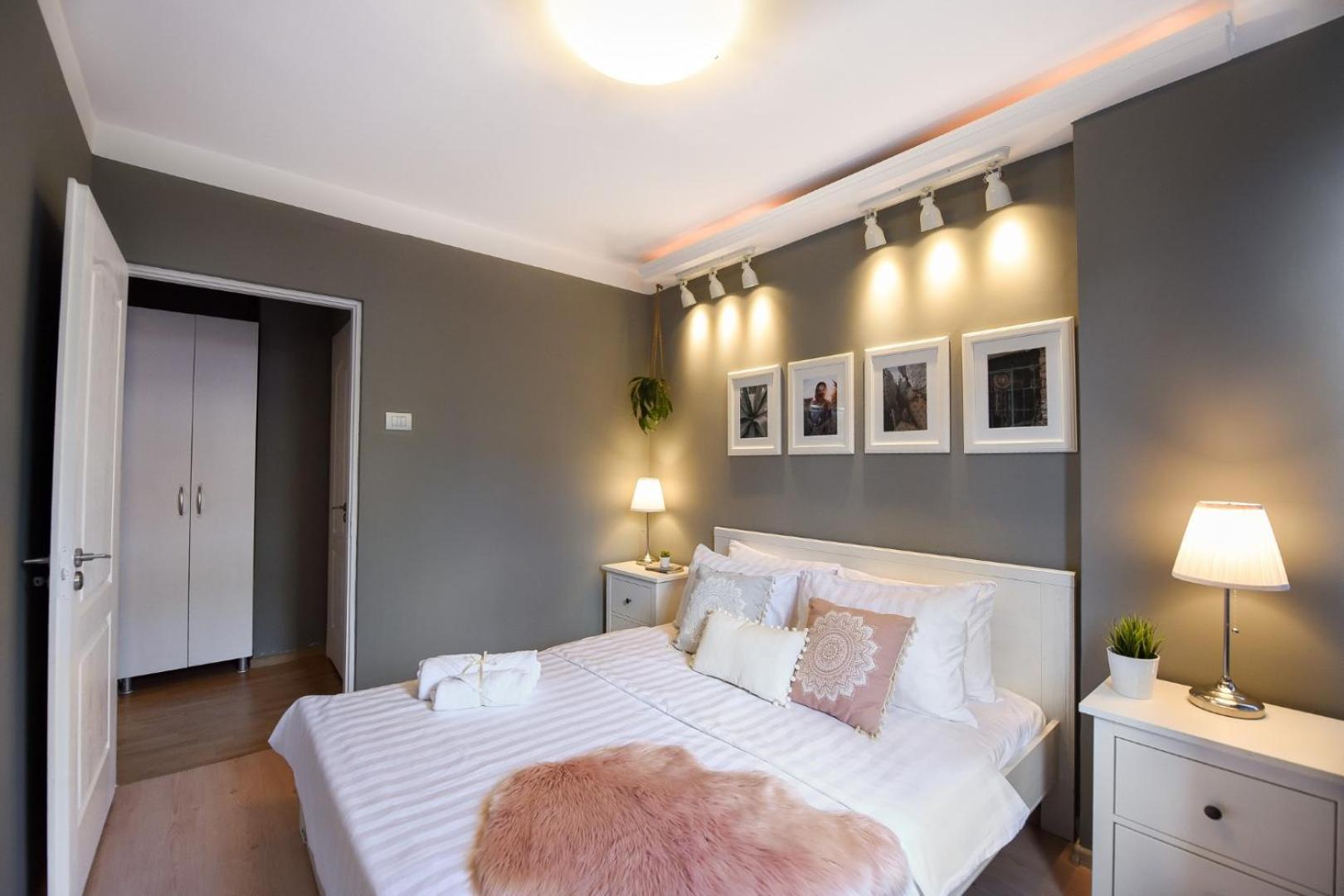 Downtown Oasis: Central Apartments With Cozy Charm Βουκουρέστι Δωμάτιο φωτογραφία